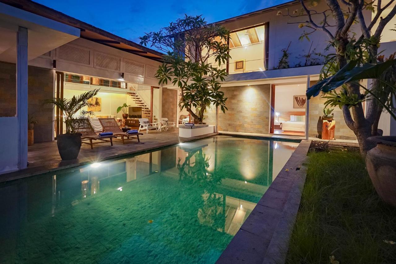 Bias Villa Seminyak エクステリア 写真